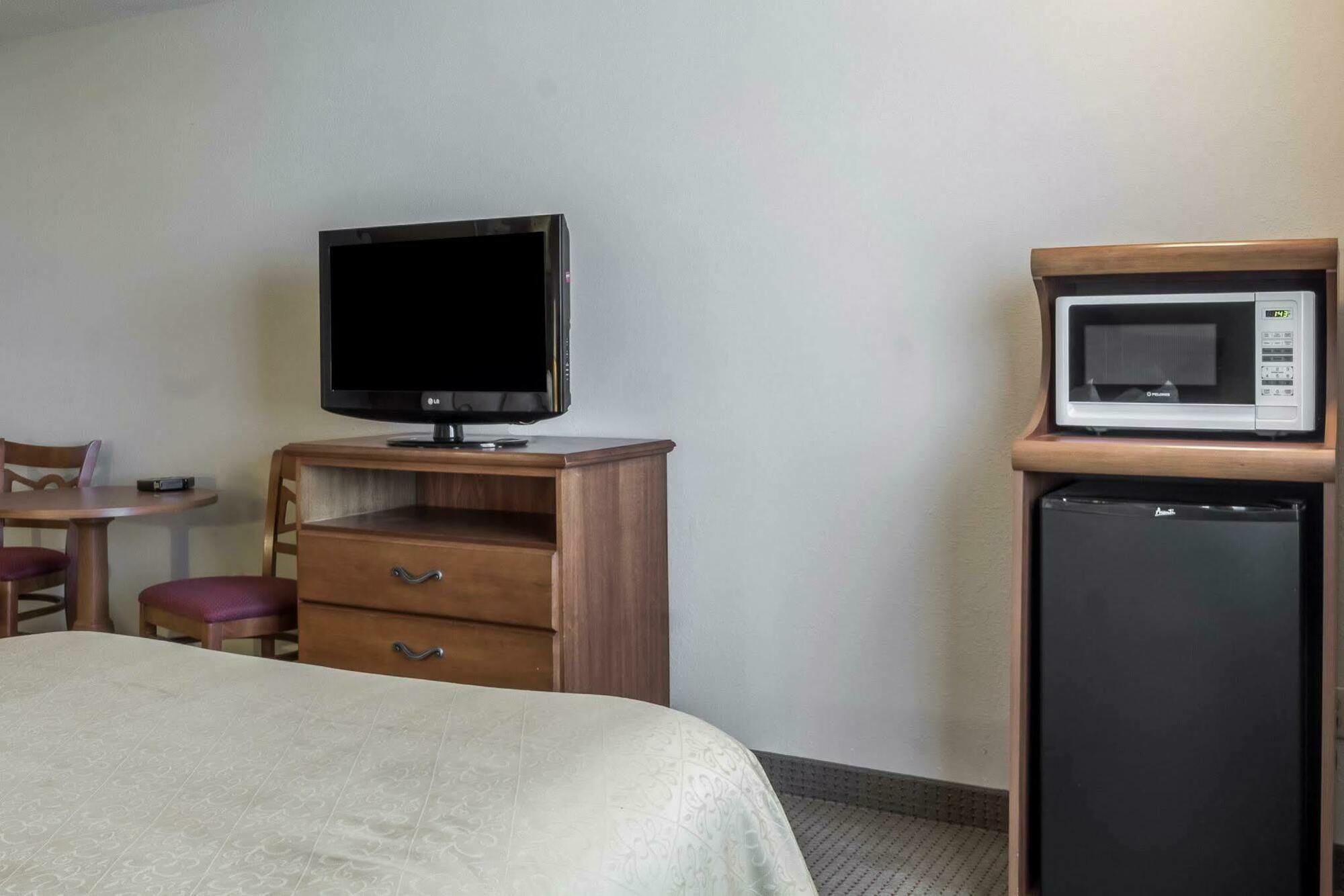 Quality Inn Huron Eksteriør billede