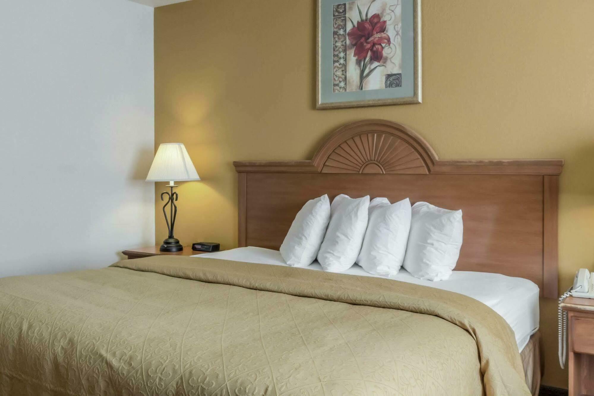 Quality Inn Huron Eksteriør billede