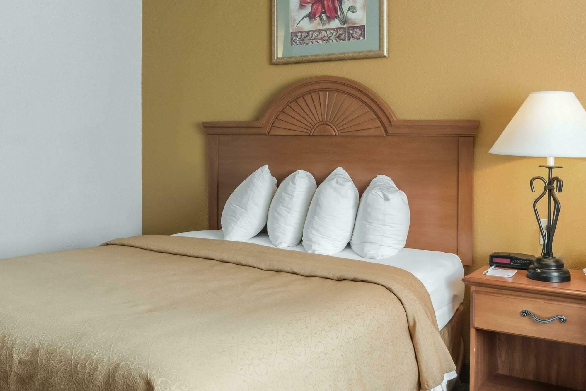 Quality Inn Huron Eksteriør billede